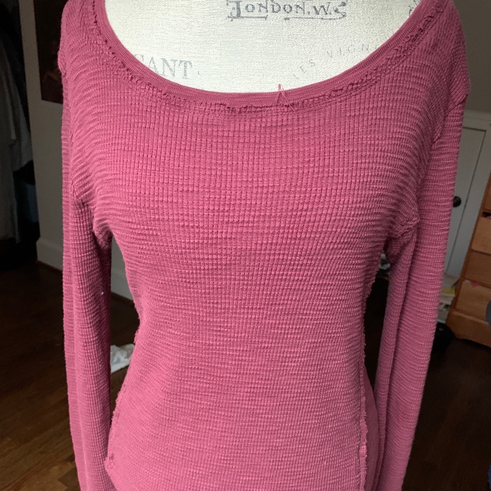 maroon sweater